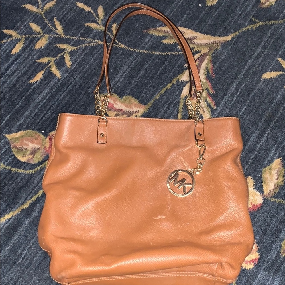 Loved Michael Kors tote with leather and chain